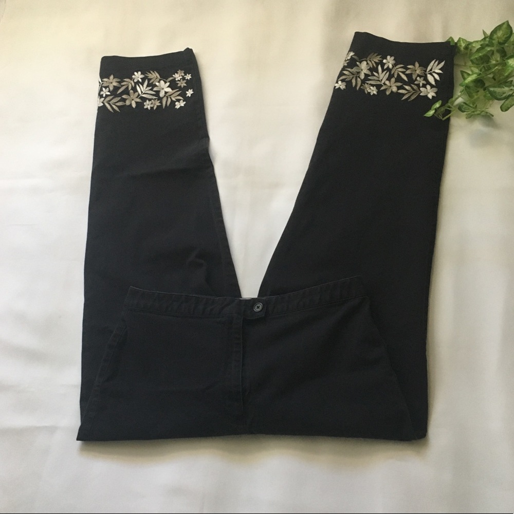 Black High Waisted Flower Printed Pants ❧